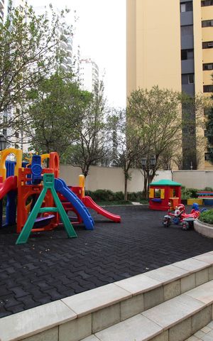 Apartamento à venda com 154m², 4 quartos e 3 vagasÁrea Comum - Playground