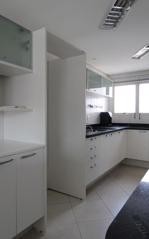 Apartamento à venda com 154m², 4 quartos e 3 vagasCozinha