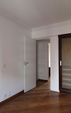 Apartamento à venda com 154m², 4 quartos e 3 vagasQuarto 2 - Suíte
