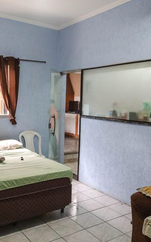 Casa à venda com 350m², 6 quartos e 2 vagas Casa à venda com 350m², 6 quartos e 2 vagasCasa 4 - Quarto