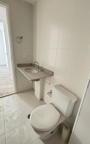 Apartamento à venda com 85m², 3 quartos e 2 vagas Apartamento à venda com 85m², 3 quartos e 2 vagasBanheiro