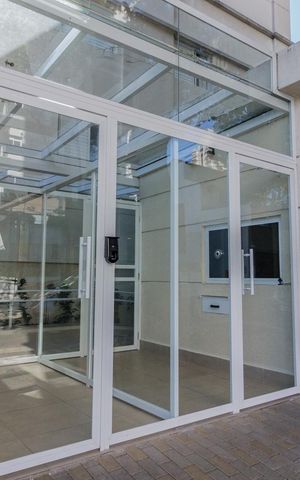 Apartamento à venda com 85m², 3 quartos e 2 vagas Apartamento à venda com 85m², 3 quartos e 2 vagasFachada