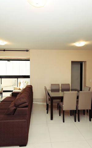 Apartamento à venda com 110m², 3 quartos e 3 vagas Apartamento à venda com 110m², 3 quartos e 3 vagasSala