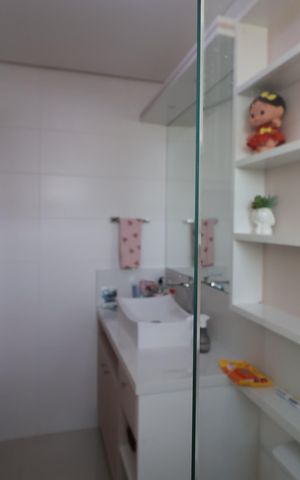 Apartamento à venda com 131m², 2 quartos e 3 vagasBanheiro da Suíte 1