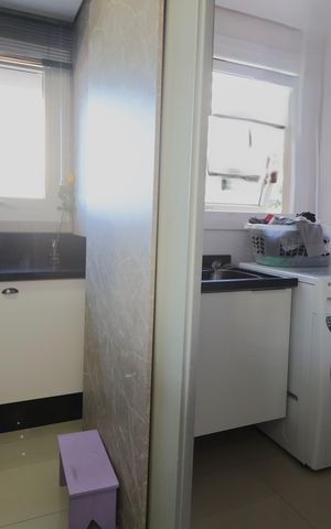 Apartamento à venda com 131m², 2 quartos e 3 vagasCozinha e Área de Serviço