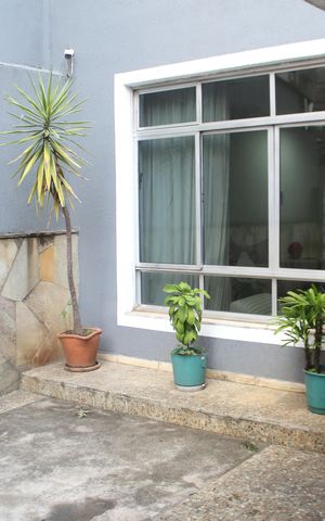 Casa à venda com 240m², 4 quartos e 2 vagasGaragem