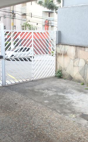 Casa à venda com 240m², 4 quartos e 2 vagasGaragem