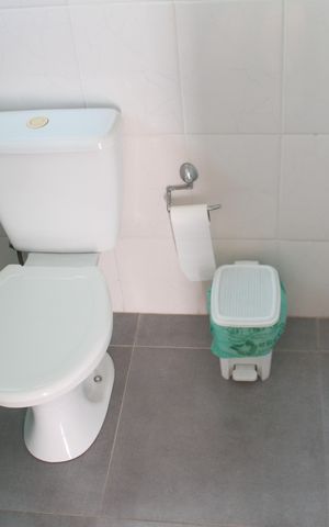 Casa à venda com 240m², 4 quartos e 2 vagasBanheiro da Suíte 2