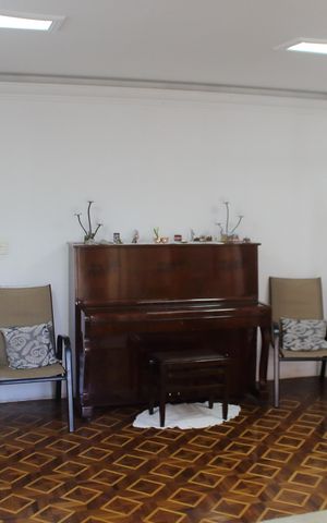 Casa à venda com 240m², 4 quartos e 2 vagasSala