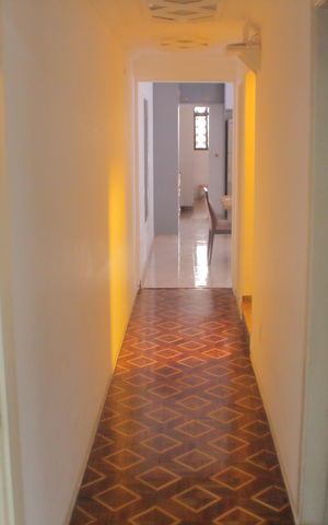 Casa à venda com 240m², 4 quartos e 2 vagasCorredor