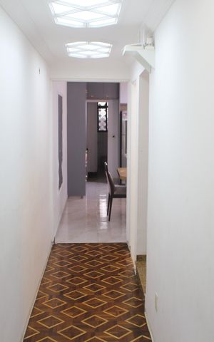 Casa à venda com 240m², 4 quartos e 2 vagasCorredor