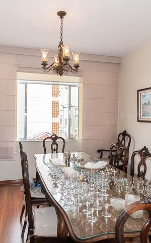 Apartamento à venda com 122m², 3 quartos e 1 vagaSala
