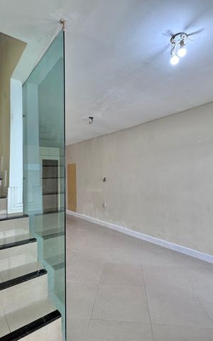 Casa de condomínio à venda com 132m², 3 quartos e 1 vaga Casa de condomínio à venda com 132m², 3 quartos e 1 vagaSala