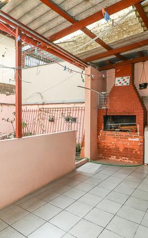 Casa à venda com 380m², 5 quartos e 2 vagasChurrasqueira