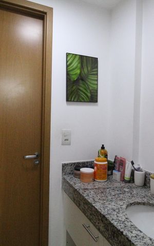 Apartamento à venda com 83m², 3 quartos e 1 vagaBanheiro canadense da suíte 2 e 3