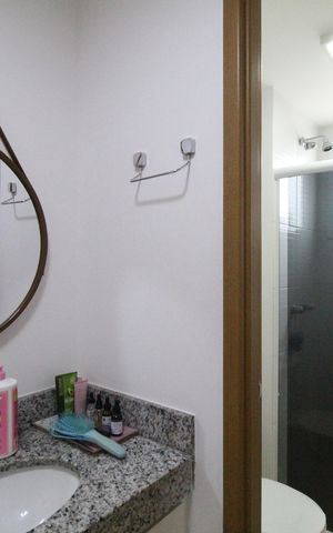 Apartamento à venda com 83m², 3 quartos e 1 vagaBanheiro canadense da suíte 2 e 3