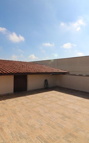 Casa à venda com 350m², 3 quartos e 3 vagasVaranda 2