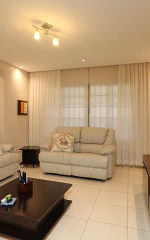 Casa à venda com 350m², 3 quartos e 3 vagasSala