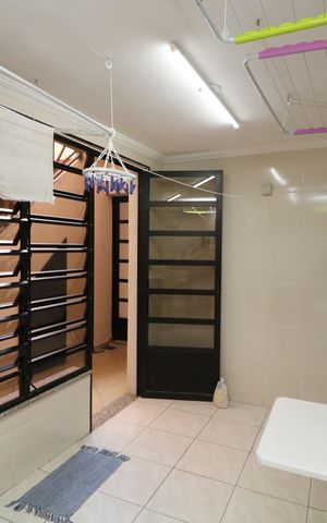 Casa à venda com 350m², 3 quartos e 3 vagasÁrea de Serviço