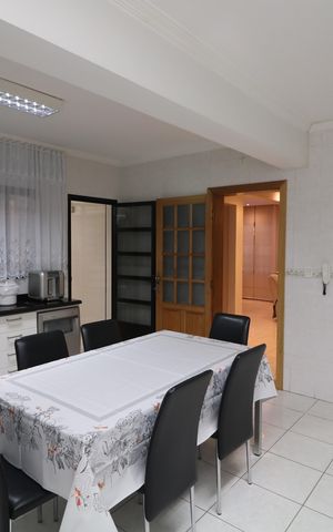 Casa à venda com 350m², 3 quartos e 3 vagasCozinha