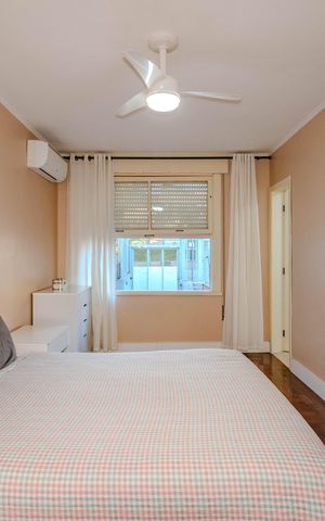 Casa à venda com 220m², 5 quartos e 5 vagas Casa à venda com 220m², 5 quartos e 5 vagasSuíte