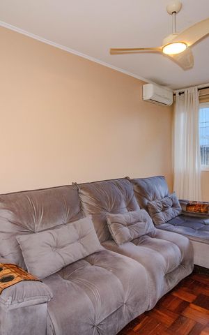 Casa à venda com 220m², 5 quartos e 5 vagas Casa à venda com 220m², 5 quartos e 5 vagasSala de TV