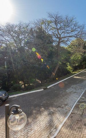 Casa de condomínio à venda com 182m², 3 quartos e 2 vagas