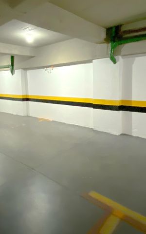 Apartamento à venda com 166m², 2 quartos e 3 vagas Apartamento à venda com 166m², 2 quartos e 3 vagasVagas