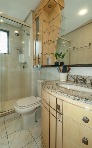 Apartamento à venda com 121m², 2 quartos e 2 vagasBanheiro do Quarto 1