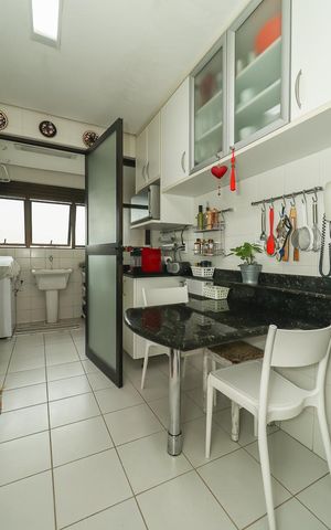 Apartamento à venda com 121m², 2 quartos e 2 vagasCozinha