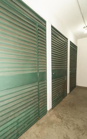 Apartamento à venda com 121m², 2 quartos e 2 vagasDepósito / Garagem