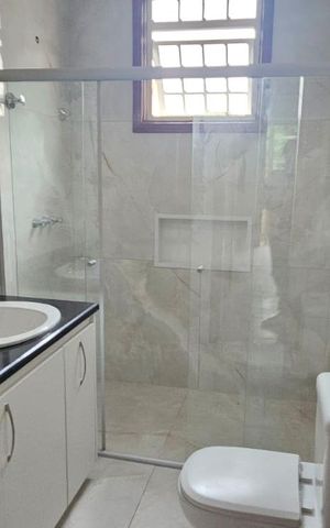 Casa à venda com 234m², 4 quartos e 4 vagas Casa à venda com 234m², 4 quartos e 4 vagasBanheiro 1