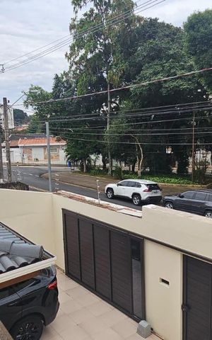 Casa à venda com 234m², 4 quartos e 4 vagas Casa à venda com 234m², 4 quartos e 4 vagasVista