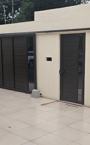 Casa à venda com 234m², 4 quartos e 4 vagas Casa à venda com 234m², 4 quartos e 4 vagasÁrea Externa
