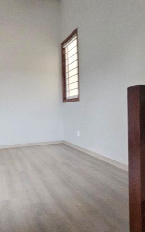 Casa à venda com 234m², 4 quartos e 4 vagas Casa à venda com 234m², 4 quartos e 4 vagasSala