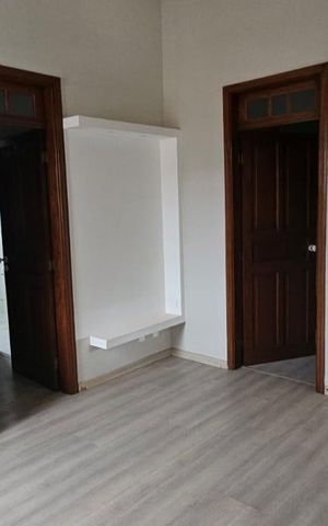 Casa à venda com 234m², 4 quartos e 4 vagas Casa à venda com 234m², 4 quartos e 4 vagasSala
