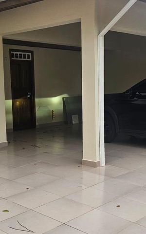 Casa à venda com 234m², 4 quartos e 4 vagas Casa à venda com 234m², 4 quartos e 4 vagasÁrea Externa