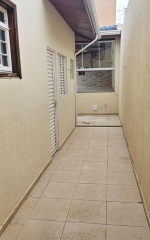 Casa à venda com 234m², 4 quartos e 4 vagas Casa à venda com 234m², 4 quartos e 4 vagasÁrea Externa