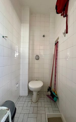 Apartamento à venda com 71m², 2 quartos e sem vaga Apartamento à venda com 71m², 2 quartos e sem vagaBanheiro de serviço