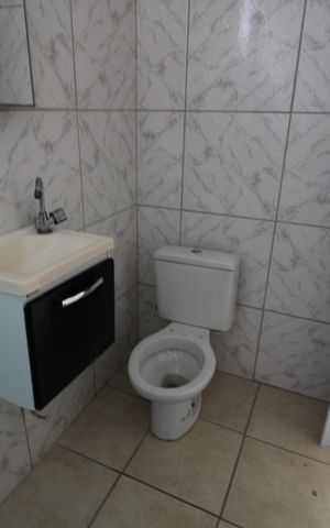Casa de condomínio para alugar com 80m², 2 quartos e 1 vagaBanheiro Social