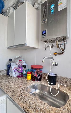 Apartamento à venda com 155m², 3 quartos e 2 vagas Apartamento à venda com 155m², 3 quartos e 2 vagasCozinha e Área de Serviço