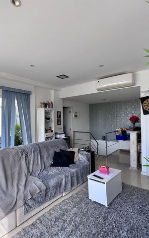 Apartamento à venda com 155m², 3 quartos e 2 vagas Apartamento à venda com 155m², 3 quartos e 2 vagasSala (Segundo andar)
