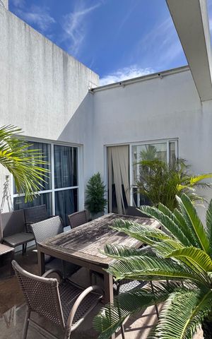 Apartamento à venda com 155m², 3 quartos e 2 vagas Apartamento à venda com 155m², 3 quartos e 2 vagasTerraço