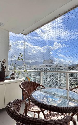Apartamento à venda com 155m², 3 quartos e 2 vagas Apartamento à venda com 155m², 3 quartos e 2 vagasVaranda