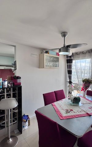 Apartamento à venda com 155m², 3 quartos e 2 vagas Apartamento à venda com 155m², 3 quartos e 2 vagasSala