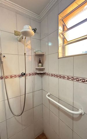Casa à venda com 157m², 3 quartos e 2 vagas Casa à venda com 157m², 3 quartos e 2 vagasBanheiro