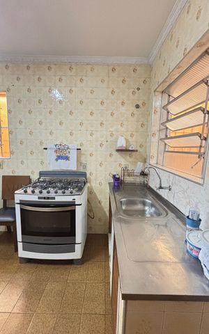 Casa à venda com 157m², 3 quartos e 2 vagas Casa à venda com 157m², 3 quartos e 2 vagasCozinha