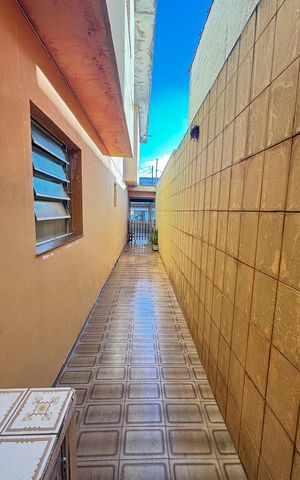 Casa à venda com 157m², 3 quartos e 2 vagas Casa à venda com 157m², 3 quartos e 2 vagasCorredor - Quintal