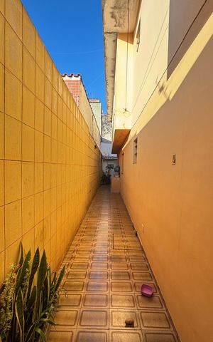 Casa à venda com 157m², 3 quartos e 2 vagas Casa à venda com 157m², 3 quartos e 2 vagasCorredor - Quintal