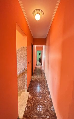 Casa à venda com 157m², 3 quartos e 2 vagas Casa à venda com 157m², 3 quartos e 2 vagasCorredor